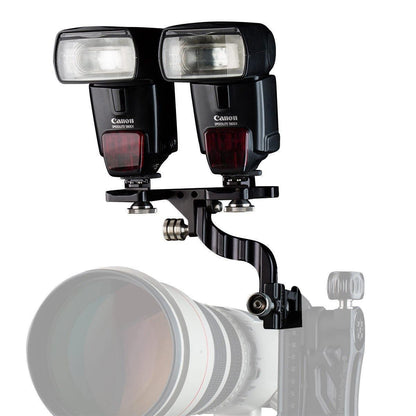 Two mounting points for two flashes